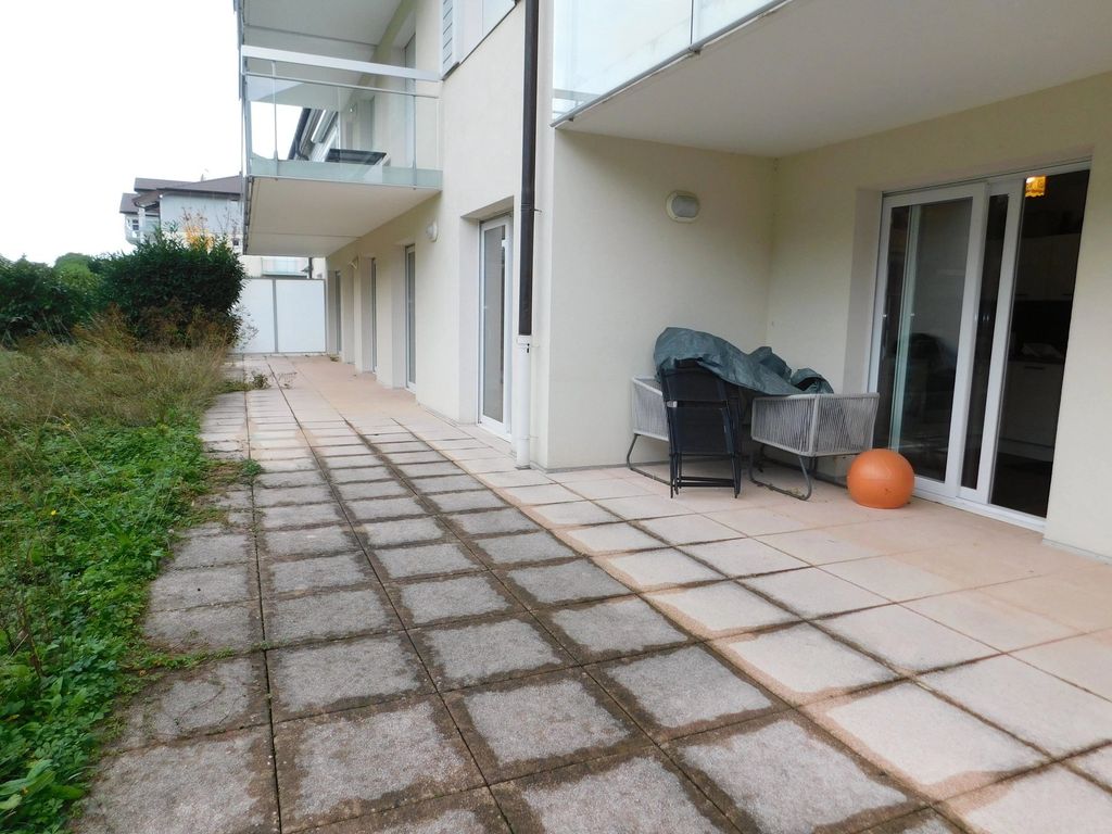 Property photo 1 of 12 Terrace