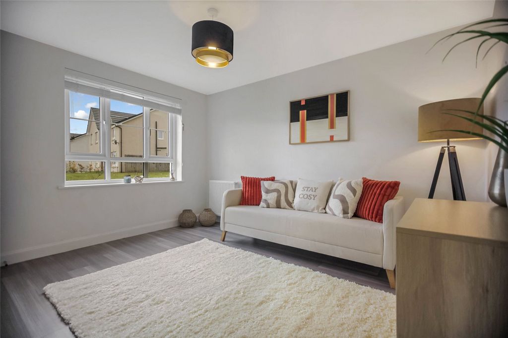 Property photo 2 of 21 Picture No. 25