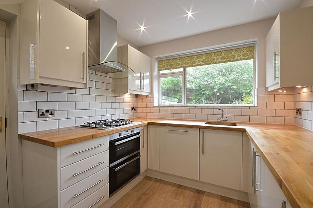 Property photo 3 of 13 Kitchen