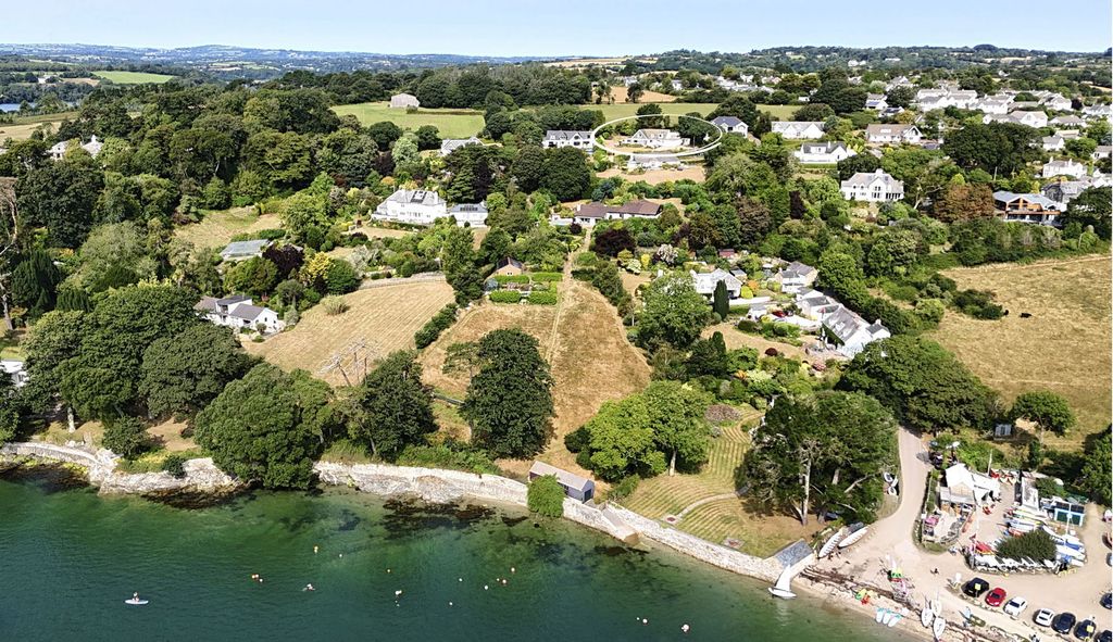 Property photo 2 of 12