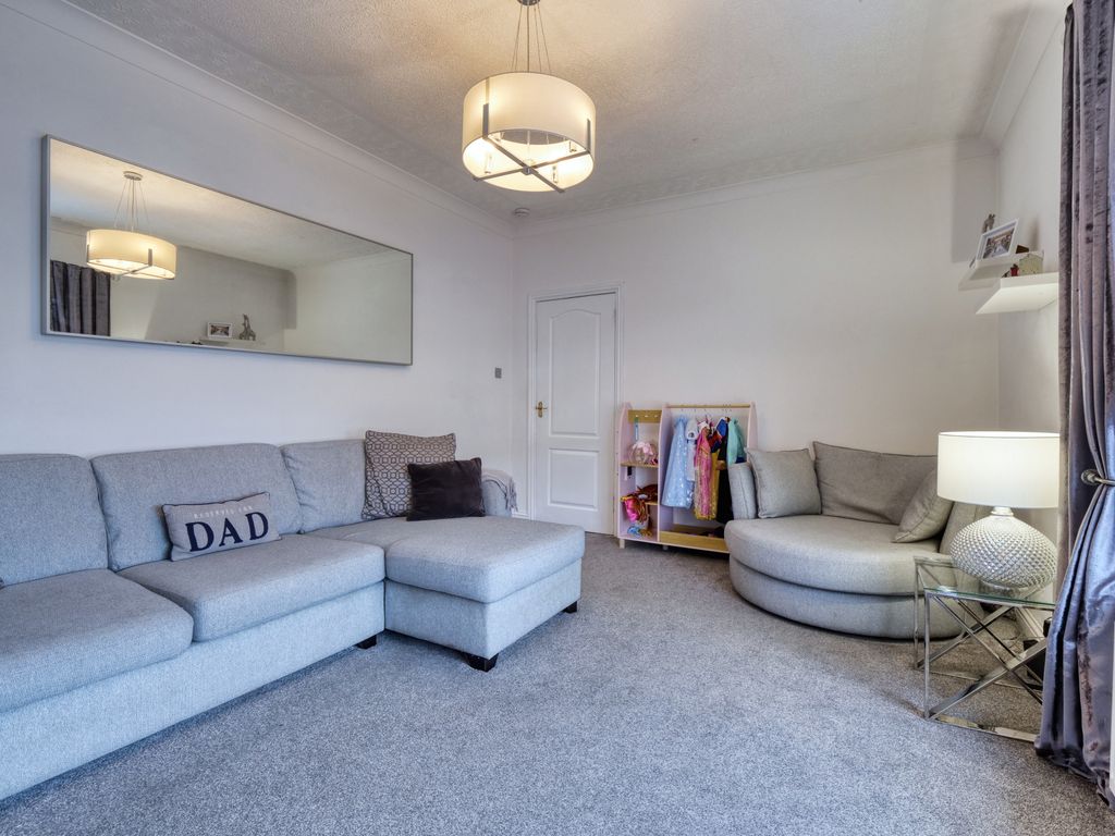 Property photo 3 of 14 Lounge