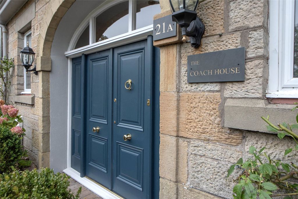 Property photo 2 of 53 Picture No. 17