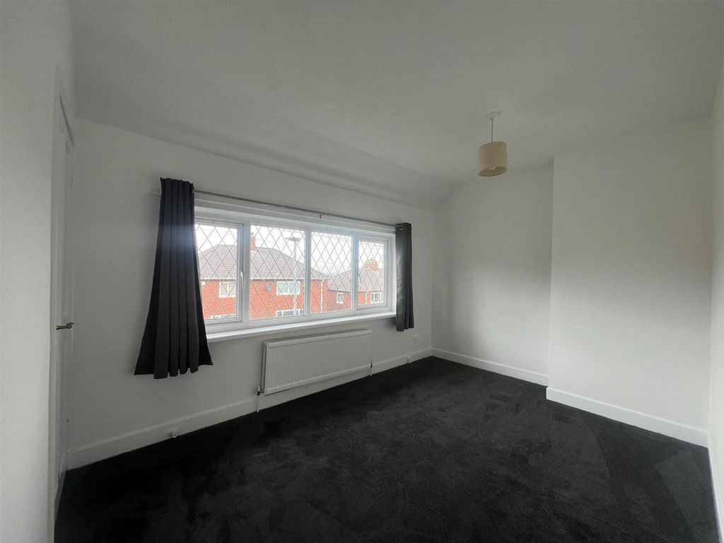 Property photo 2 of 9 Bedroom 1