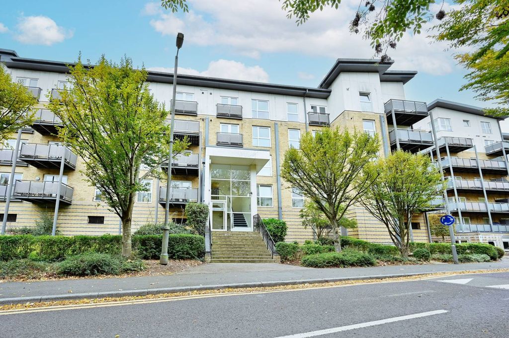 Property photo 1 of 20