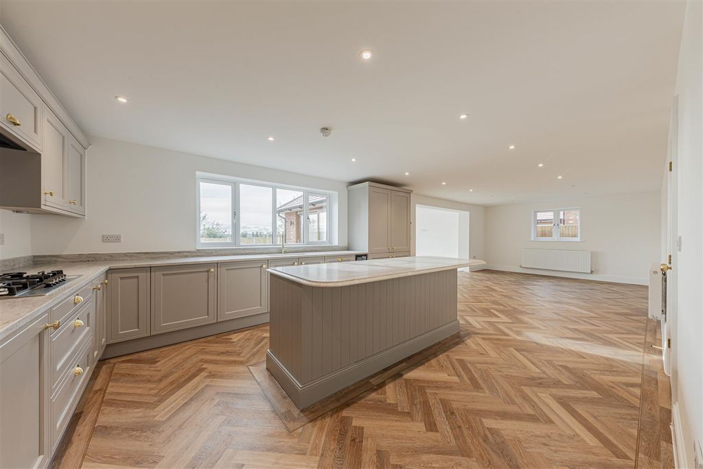 Property photo 2 of 16 L J Imaging-1.Jpg