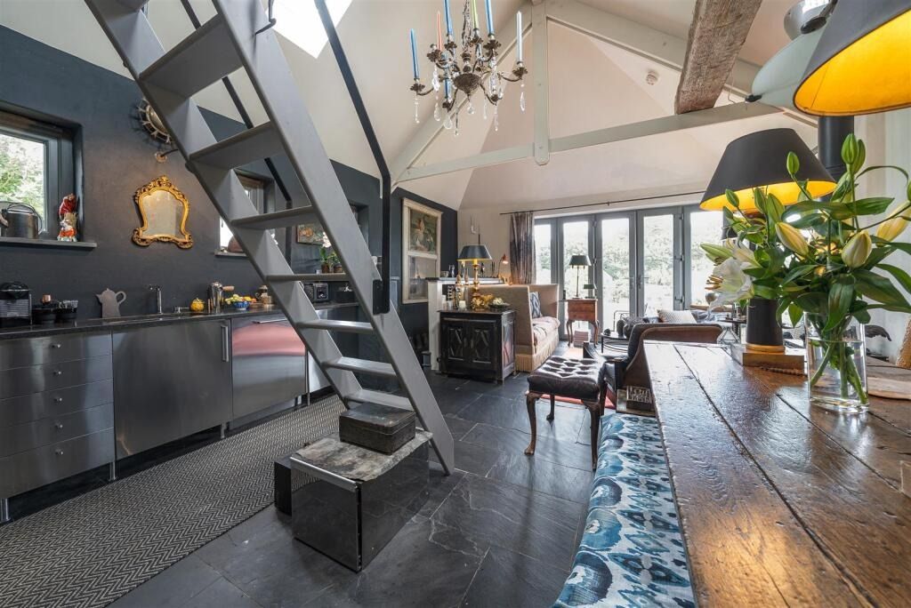 Property photo 3 of 25 4850905