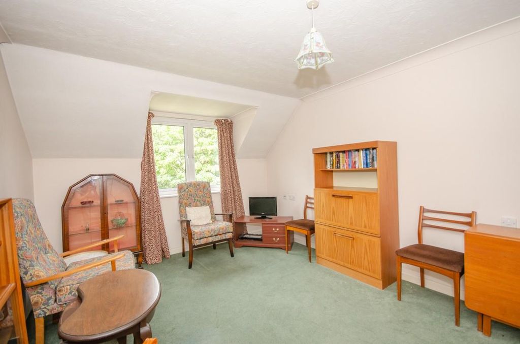 Property photo 3 of 16 Lounge Pic 2.Jpg