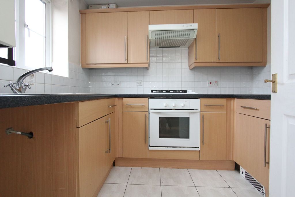 Property photo 2 of 21