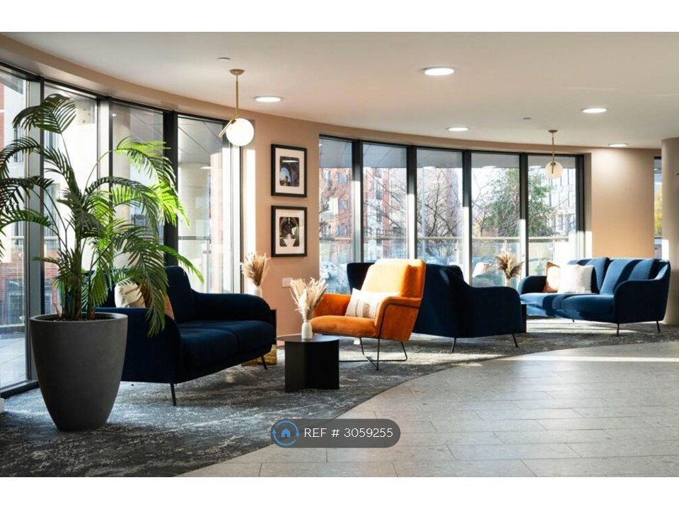 Property photo 3 of 18 Modern Area