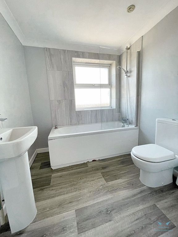 Property photo 3 of 11 Photo 1