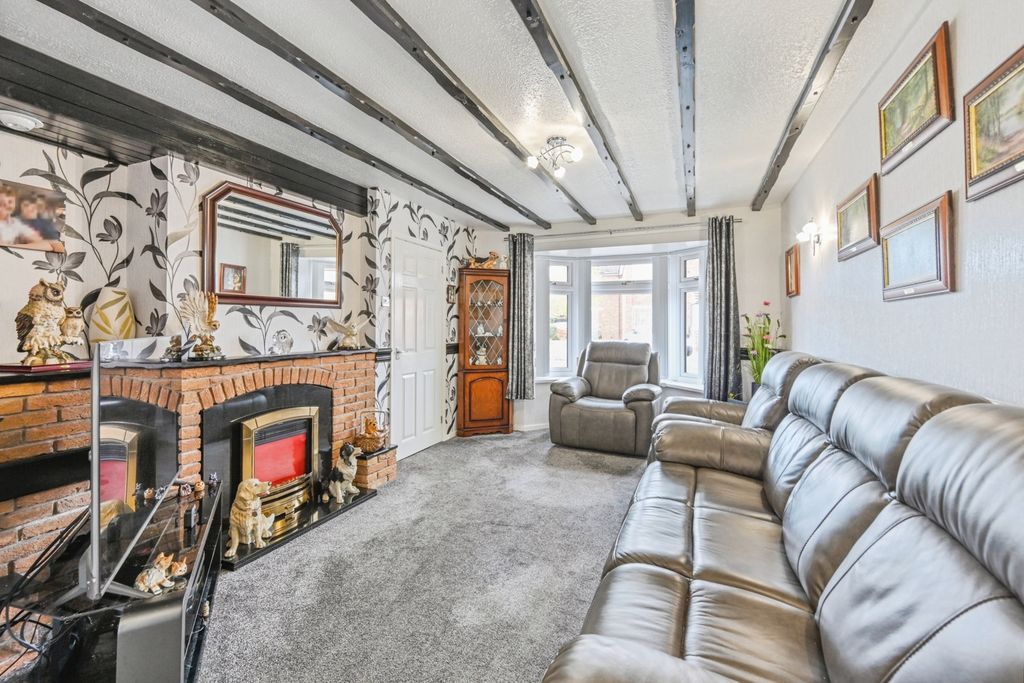 Property photo 2 of 17 Photo