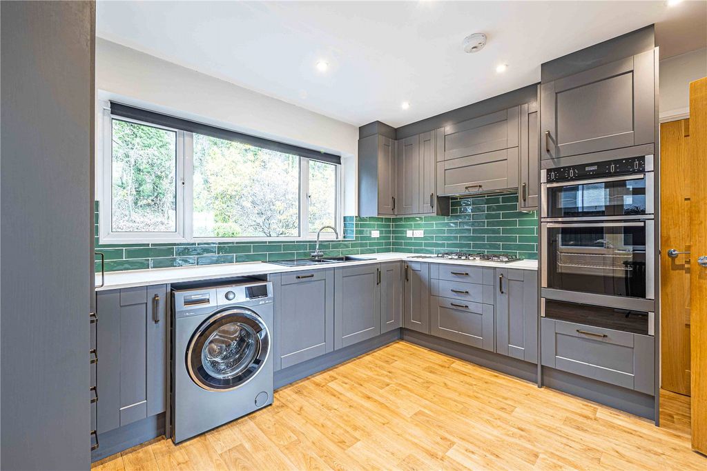 Property photo 3 of 20 Picture No. 18