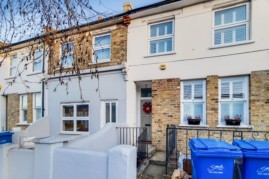 Property photo 1 of 12