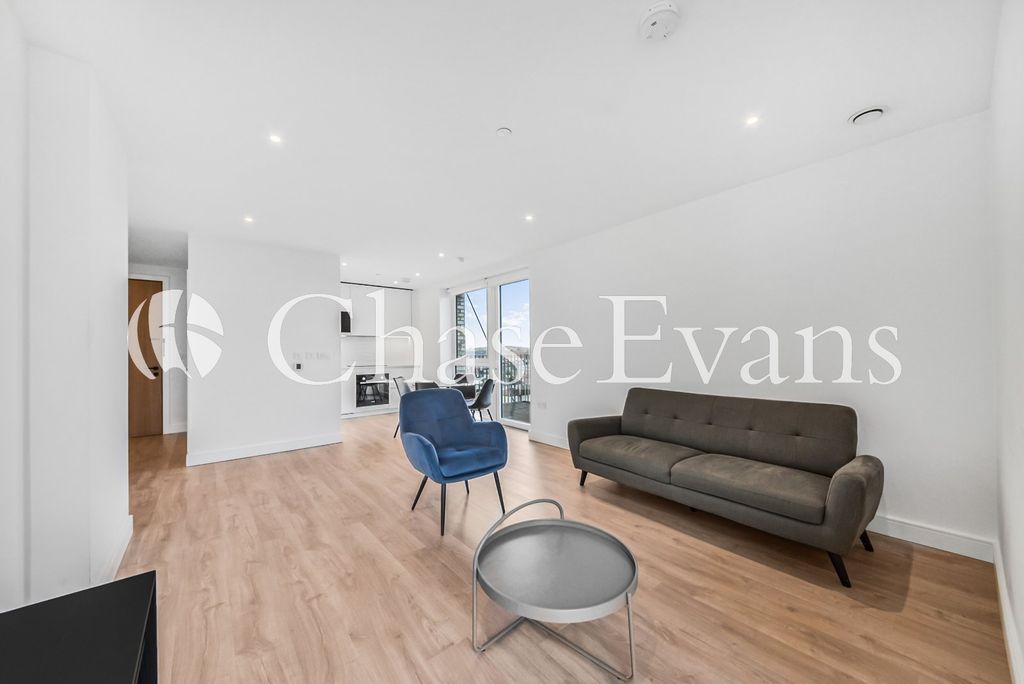 Property photo 3 of 18 Living Area