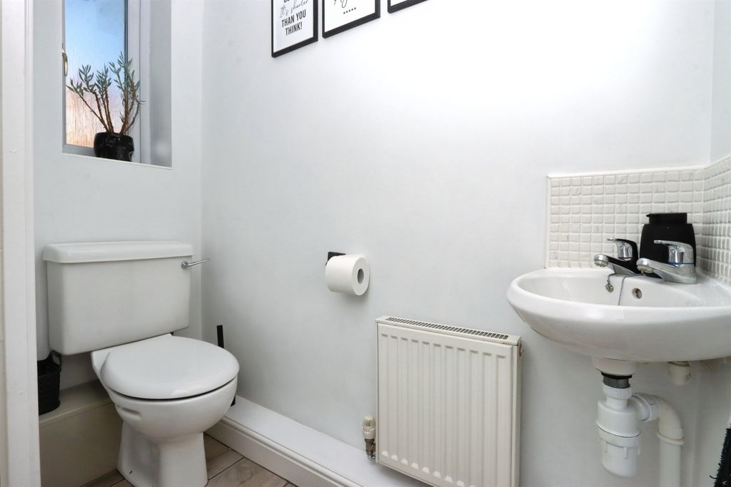 Property photo 3 of 20
