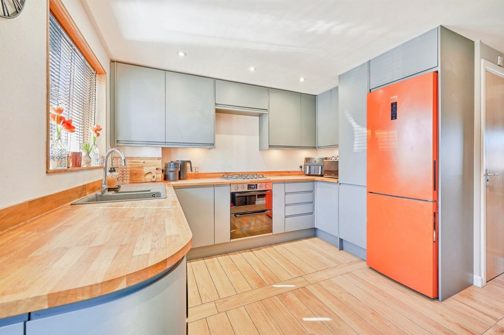 Property photo 3 of 15