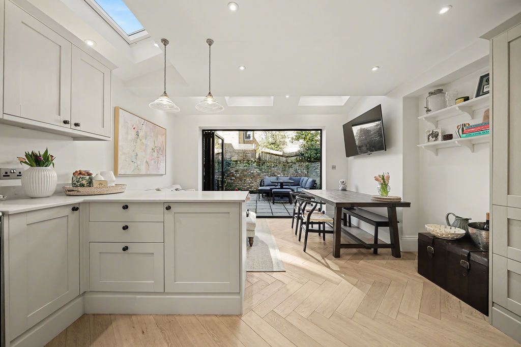 Property photo 2 of 10 Photo 5