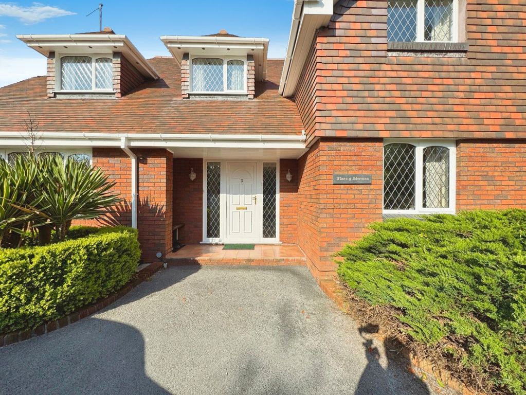 Property photo 3 of 60 4072496