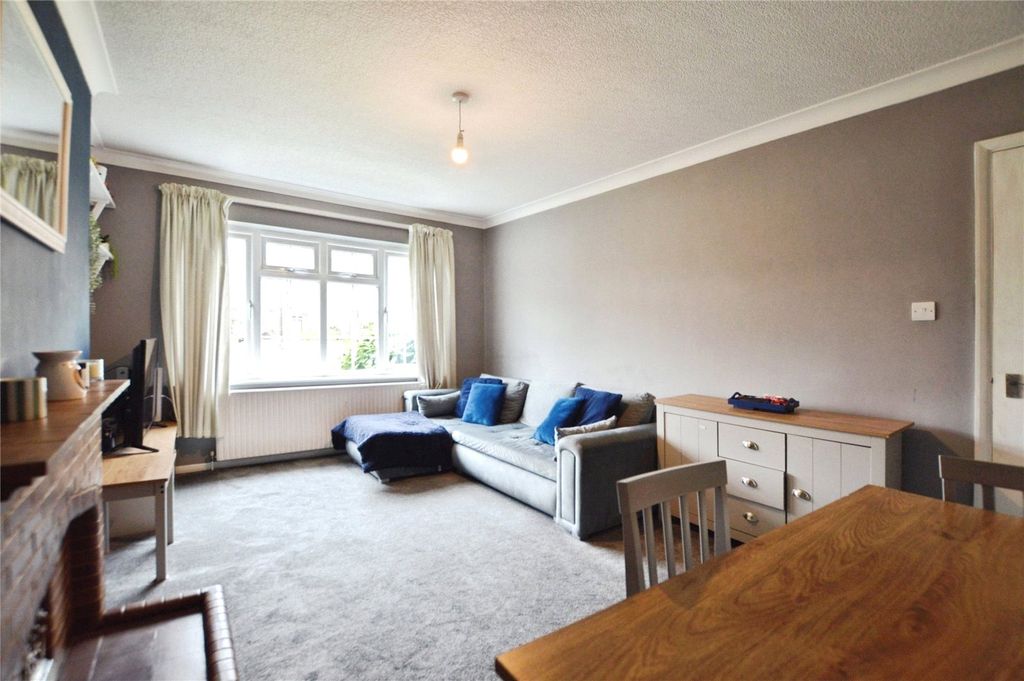 Property photo 3 of 14 Living Room