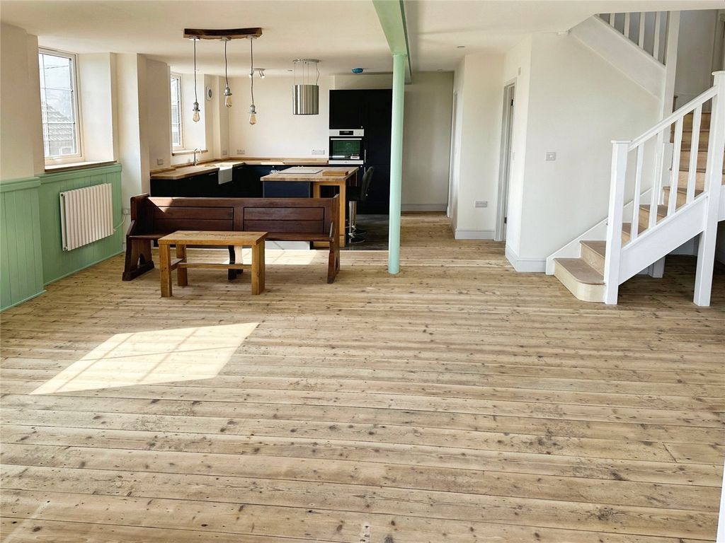 Property photo 2 of 12 Picture No. 14