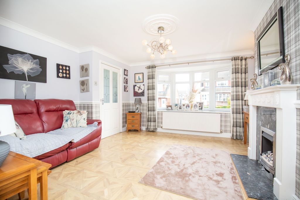 Property photo 3 of 21 Untitled-12