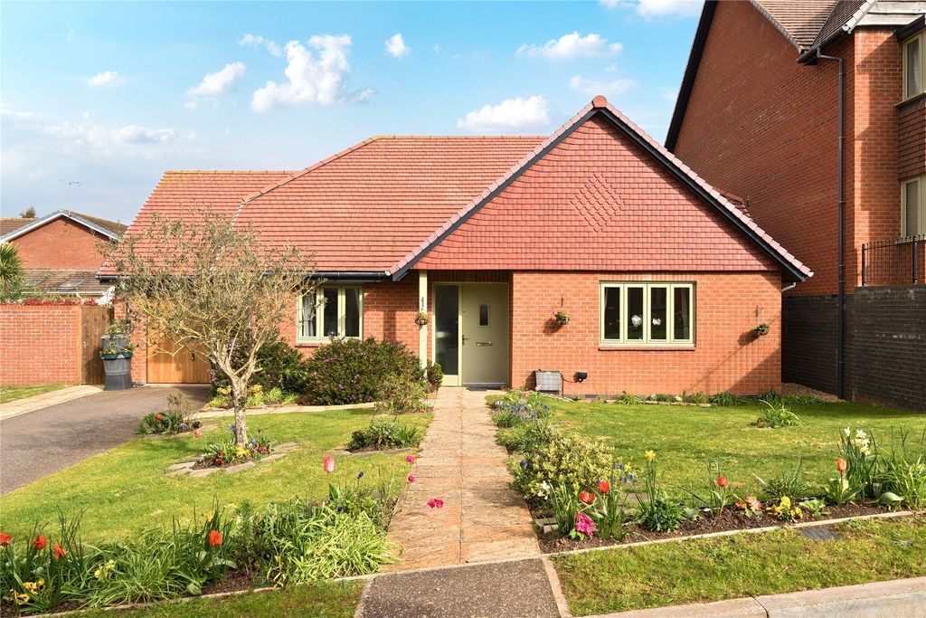 Property photo 1 of 17 Front