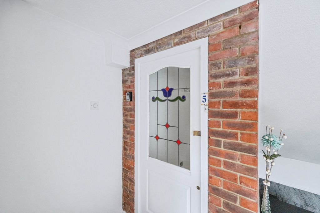 Property photo 2 of 14 Entrance