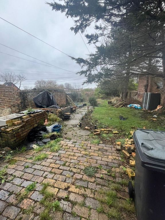 Property photo 2 of 3