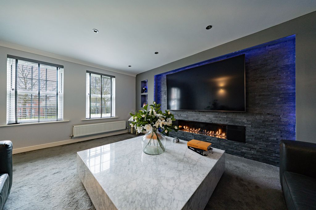 Property photo 3 of 39 Dsc00225