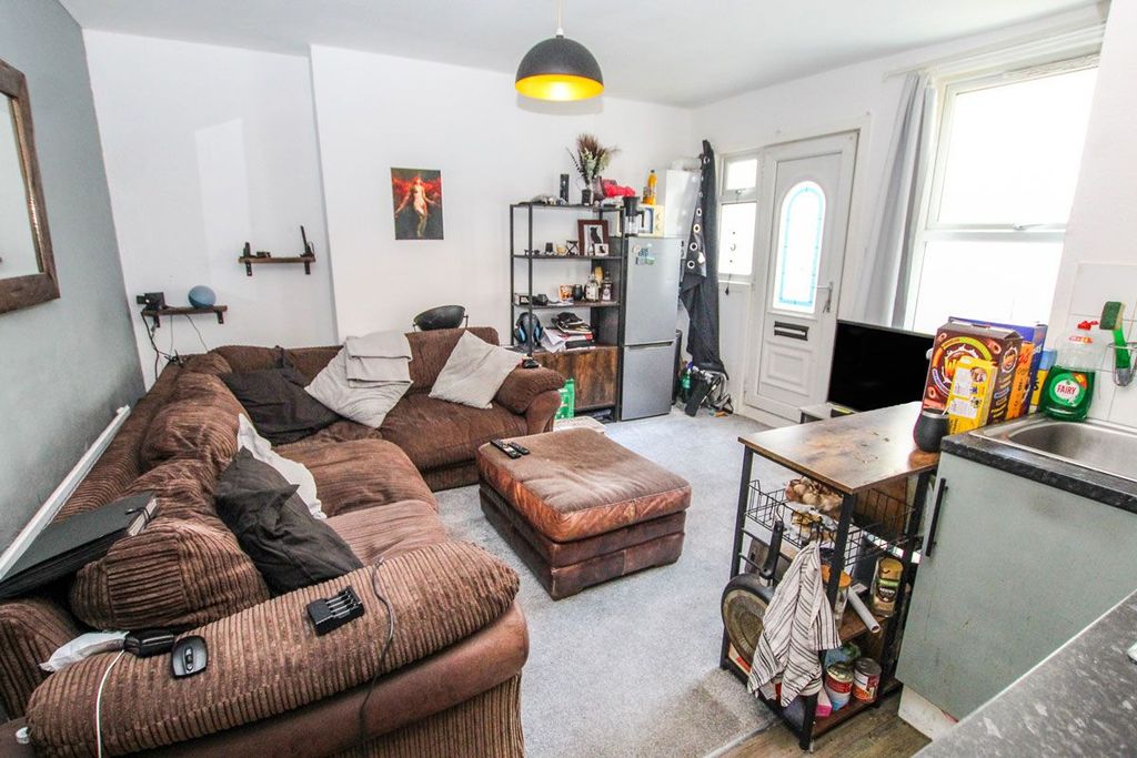 Property photo 2 of 12