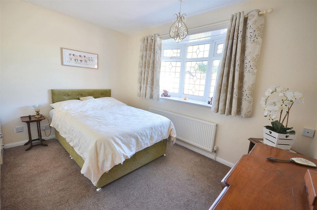 Property photo 1 of 11 Bedroom 1