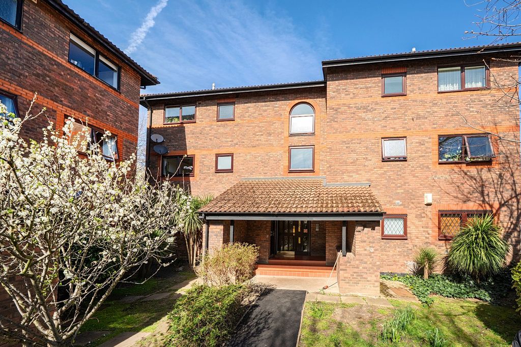 Property photo 1 of 16