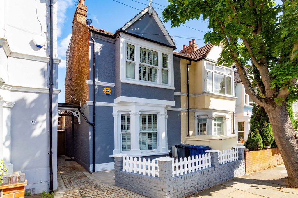 Property photo 1 of 7