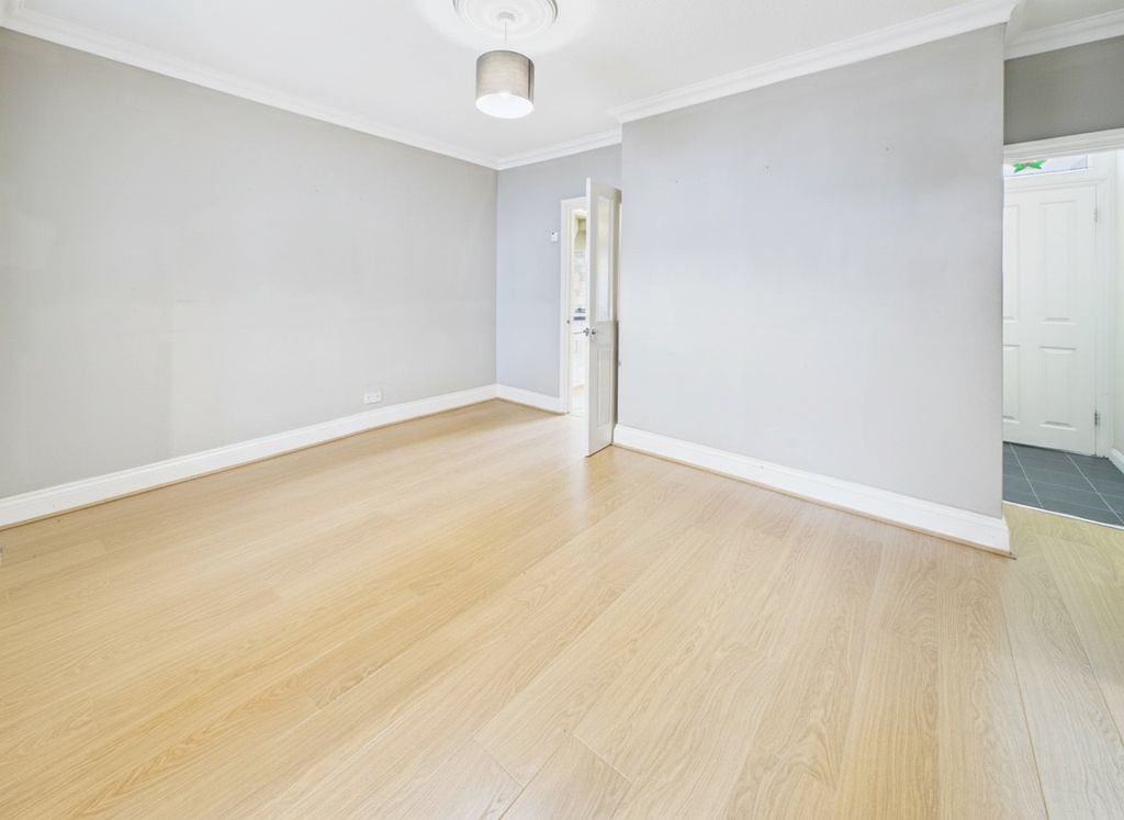 Property photo 3 of 15 Dining Room