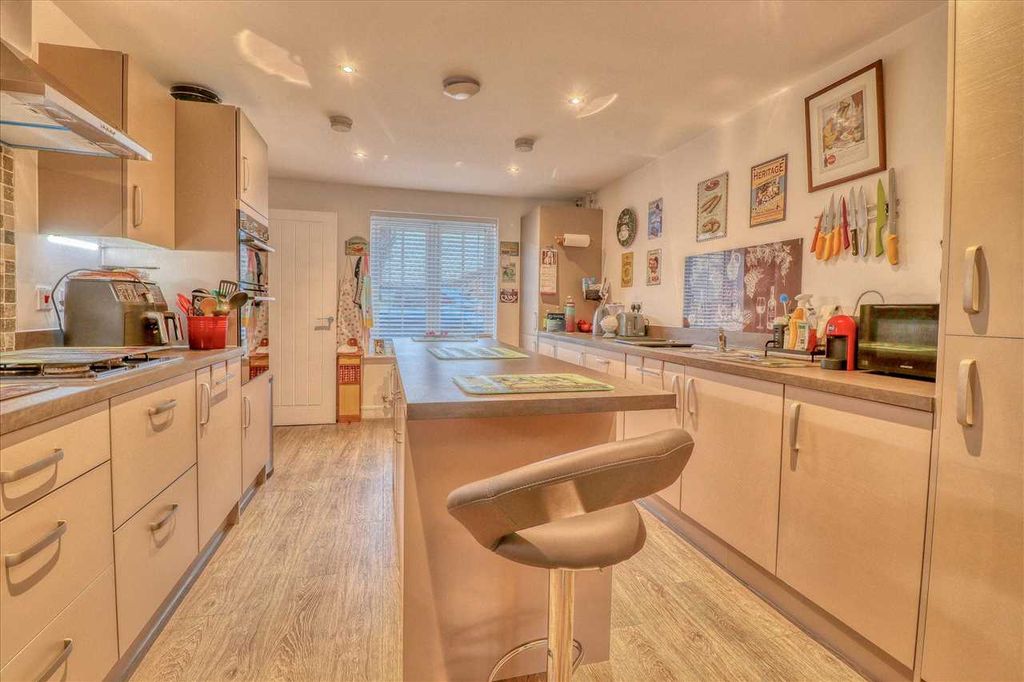 Property photo 3 of 21