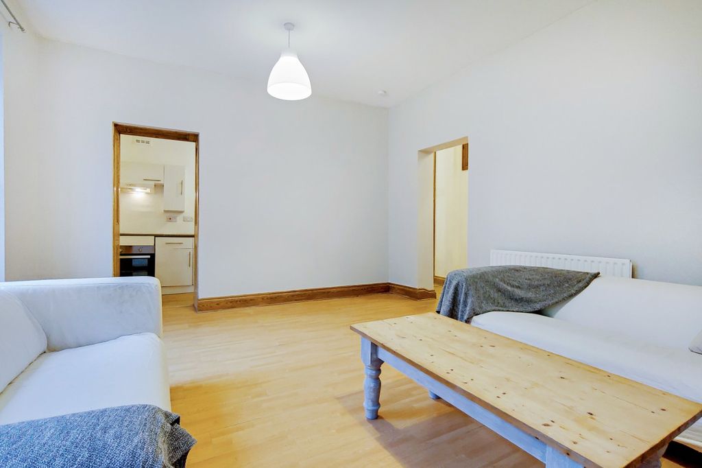 Property photo 3 of 10 Picture No. 29