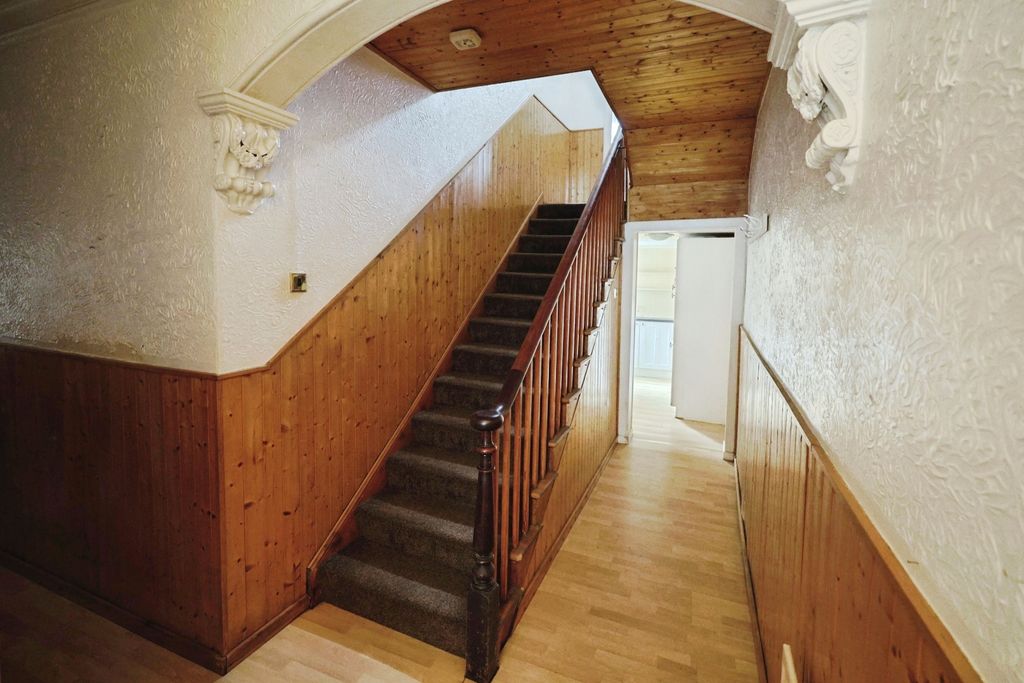 Property photo 2 of 18 Pbox-Img.Jpg