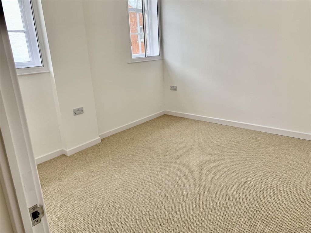 Property photo 3 of 9 Bedroom 1.Jpg