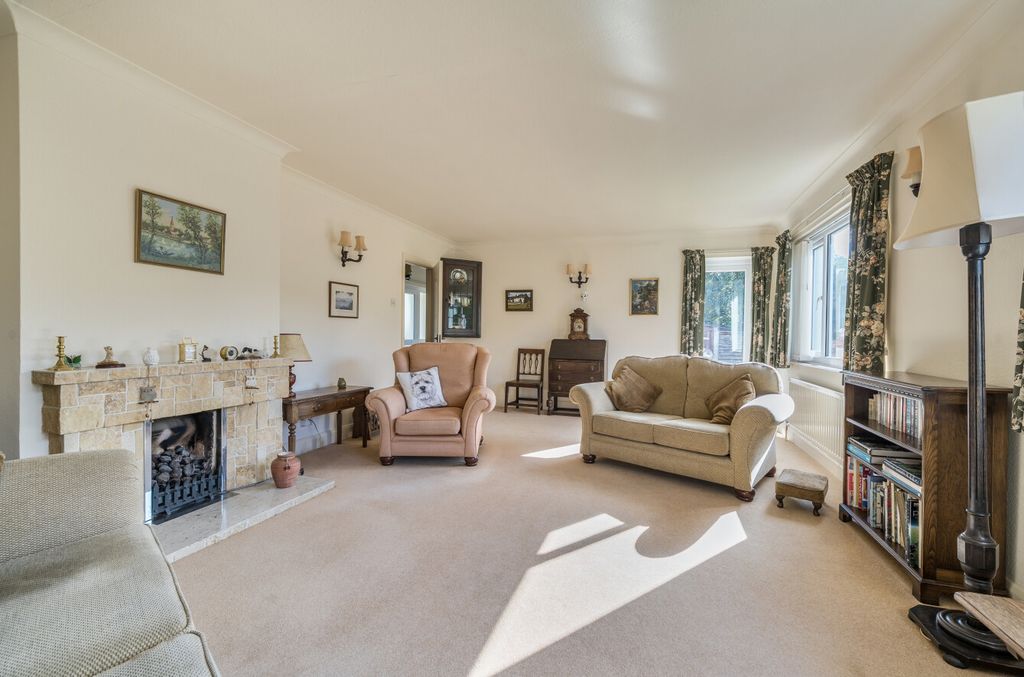 Property photo 2 of 20 Living Room