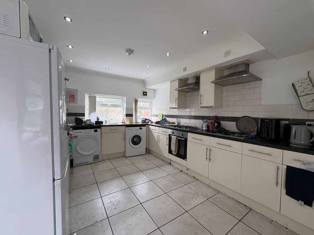Property photo 2 of 5 A0188498-2Cfc-4861-84E7-5F380d99519E