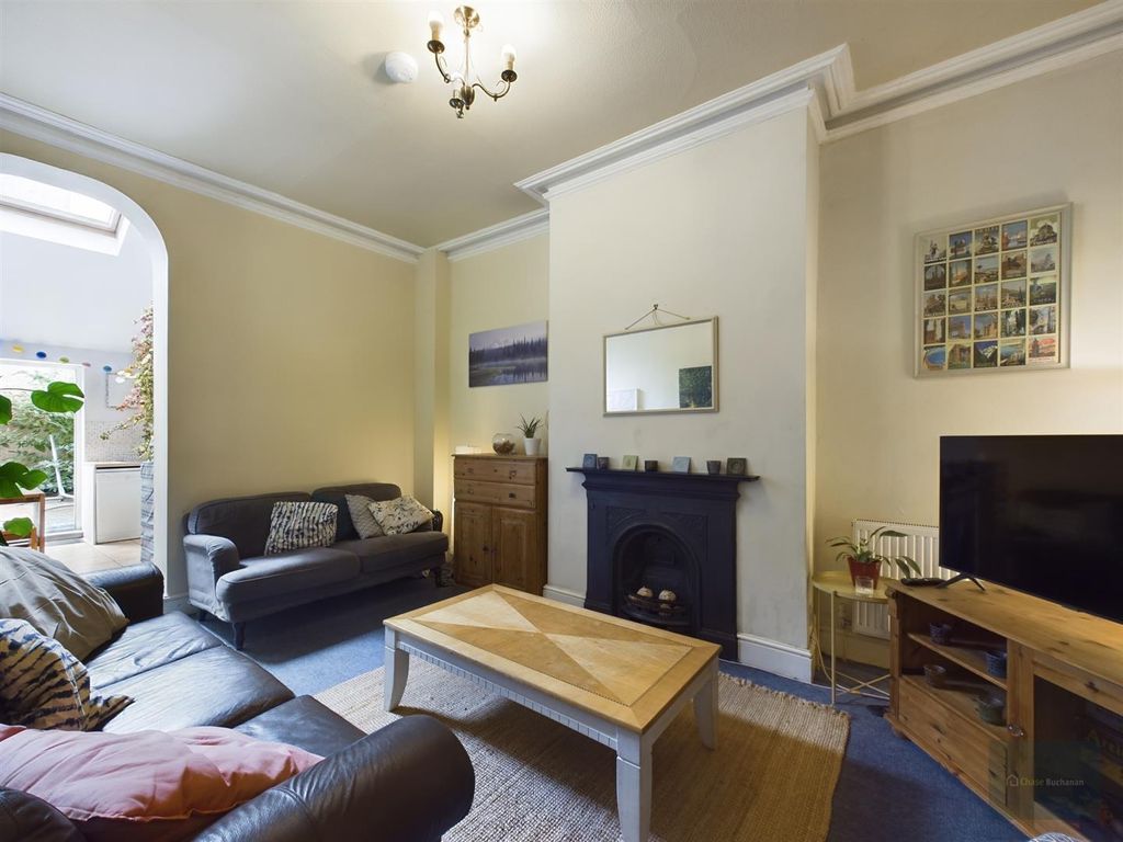 Property photo 1 of 16 Sitting Room