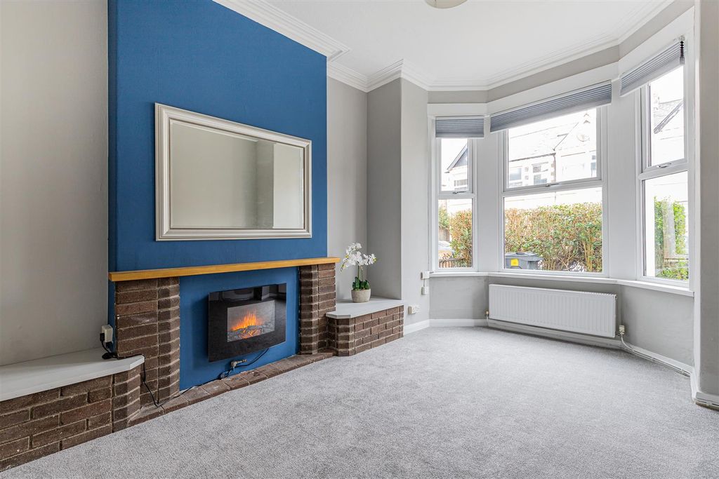 Property photo 2 of 15 Llanishen Street 15-16.Jpg