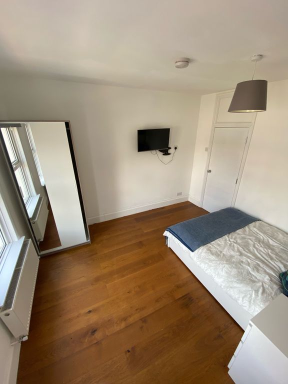 Property photo 1 of 7 Bedroom