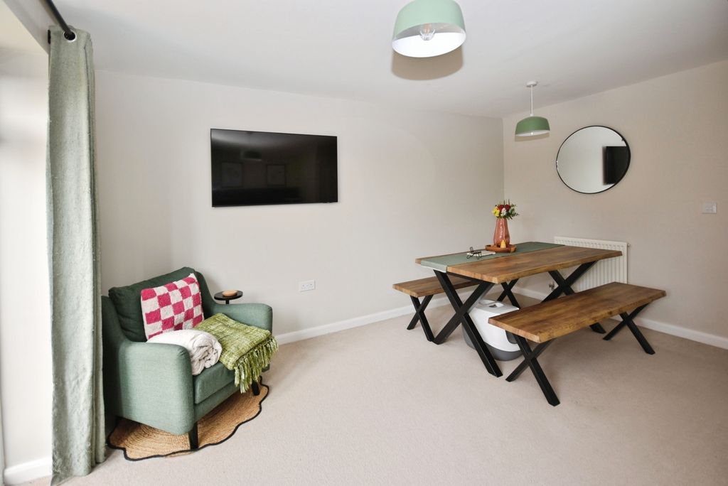 Property photo 3 of 14 Lounge/Diner