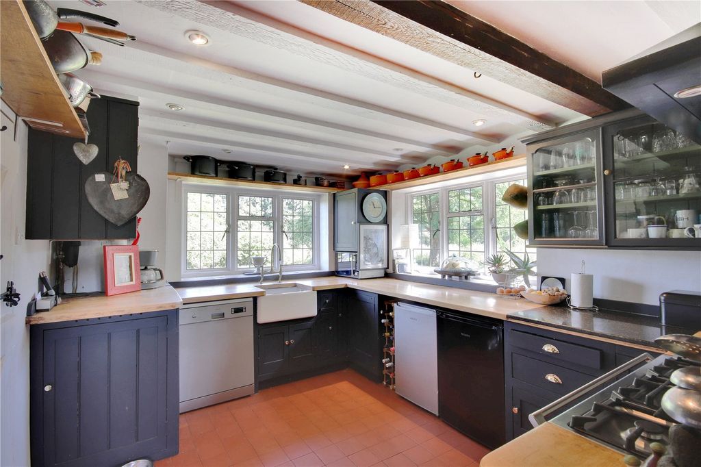 Property photo 2 of 14 Kitchen