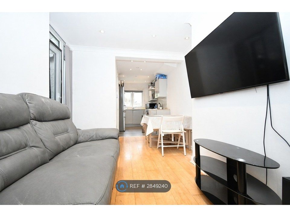 Property photo 3 of 9 Open Plan Lounge