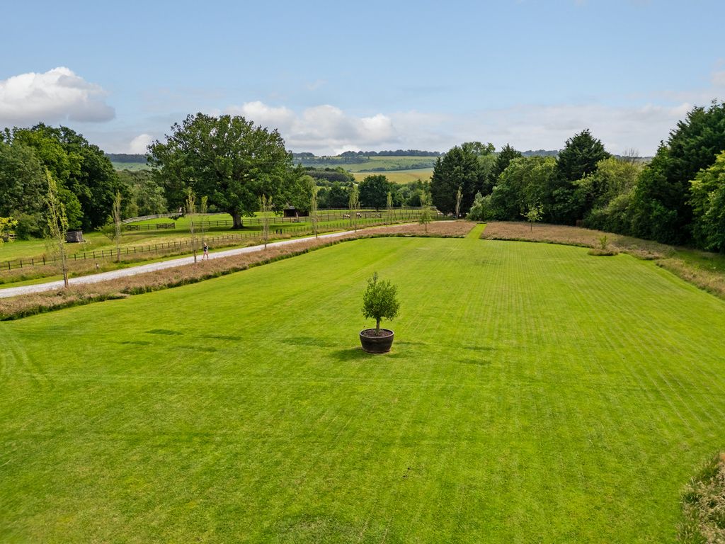 Property photo 2 of 47