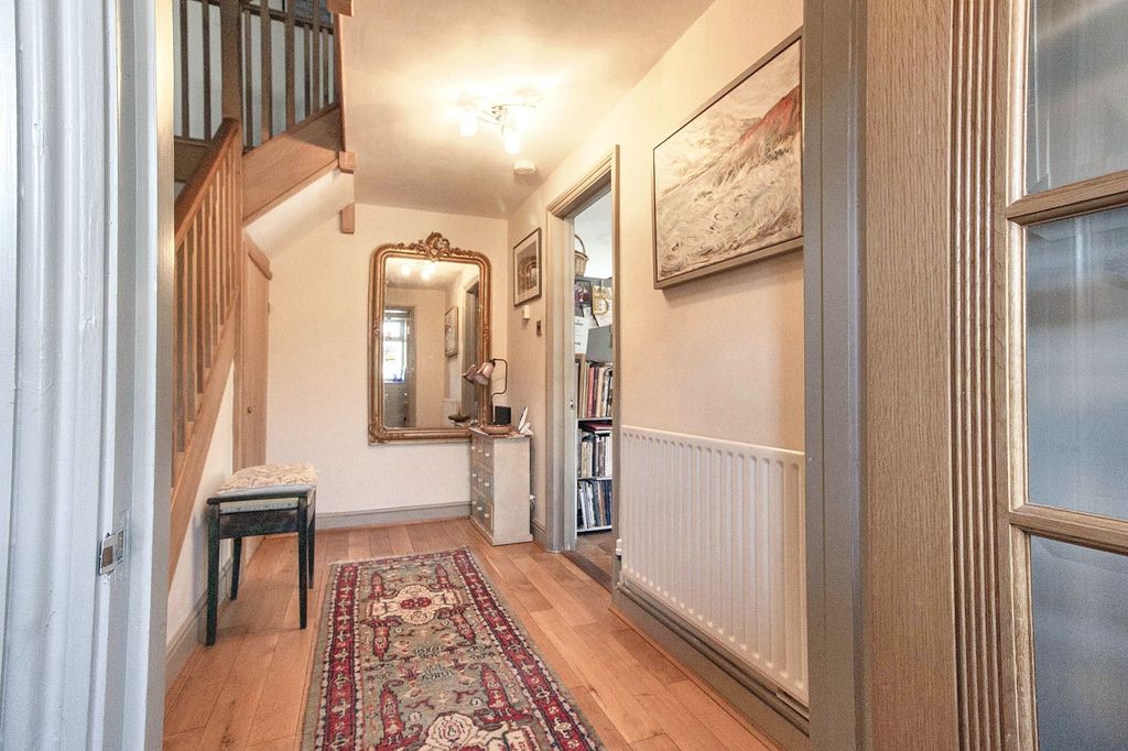 Property photo 2 of 32