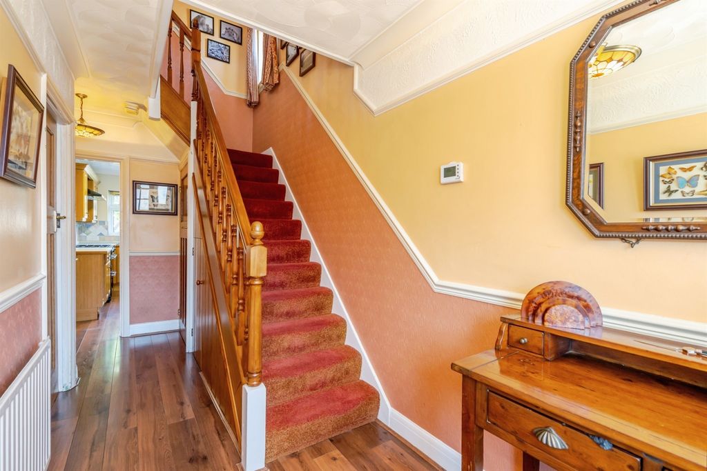 Property photo 3 of 21