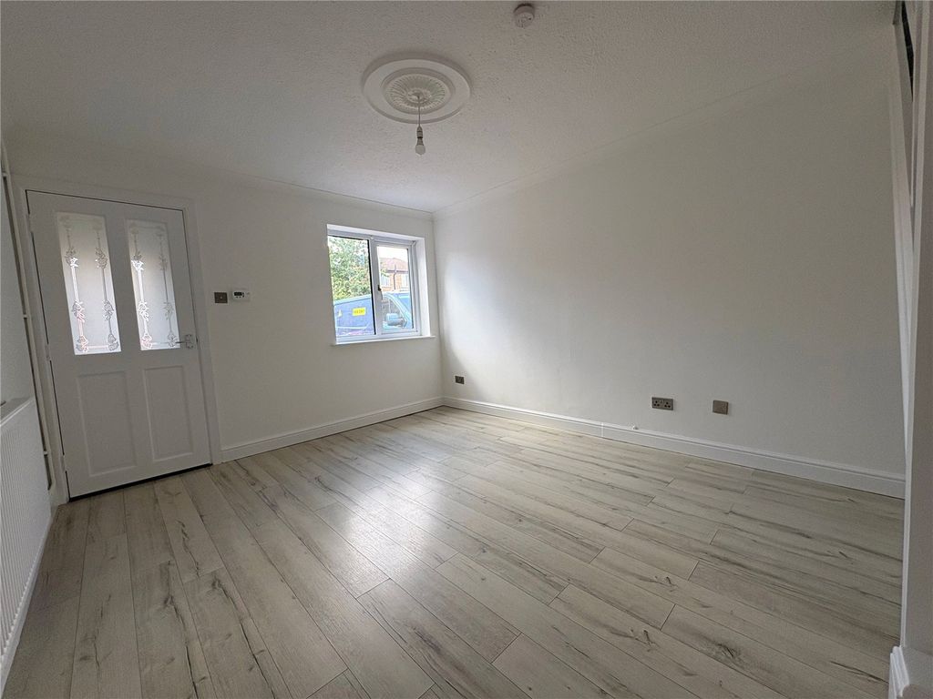 Property photo 3 of 17 Picture No. 04